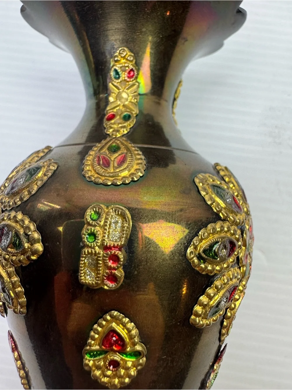 Indian? Iridescent Brass Vase Enamel Gem Medallion Scalloped Rim 6” Decor VTG